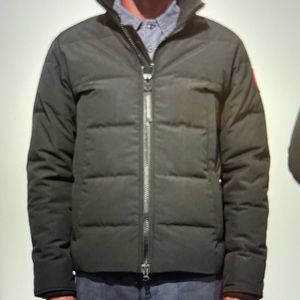 NEW WITH TAGS Canada Goose Men’s Woolford Bomber Jacket